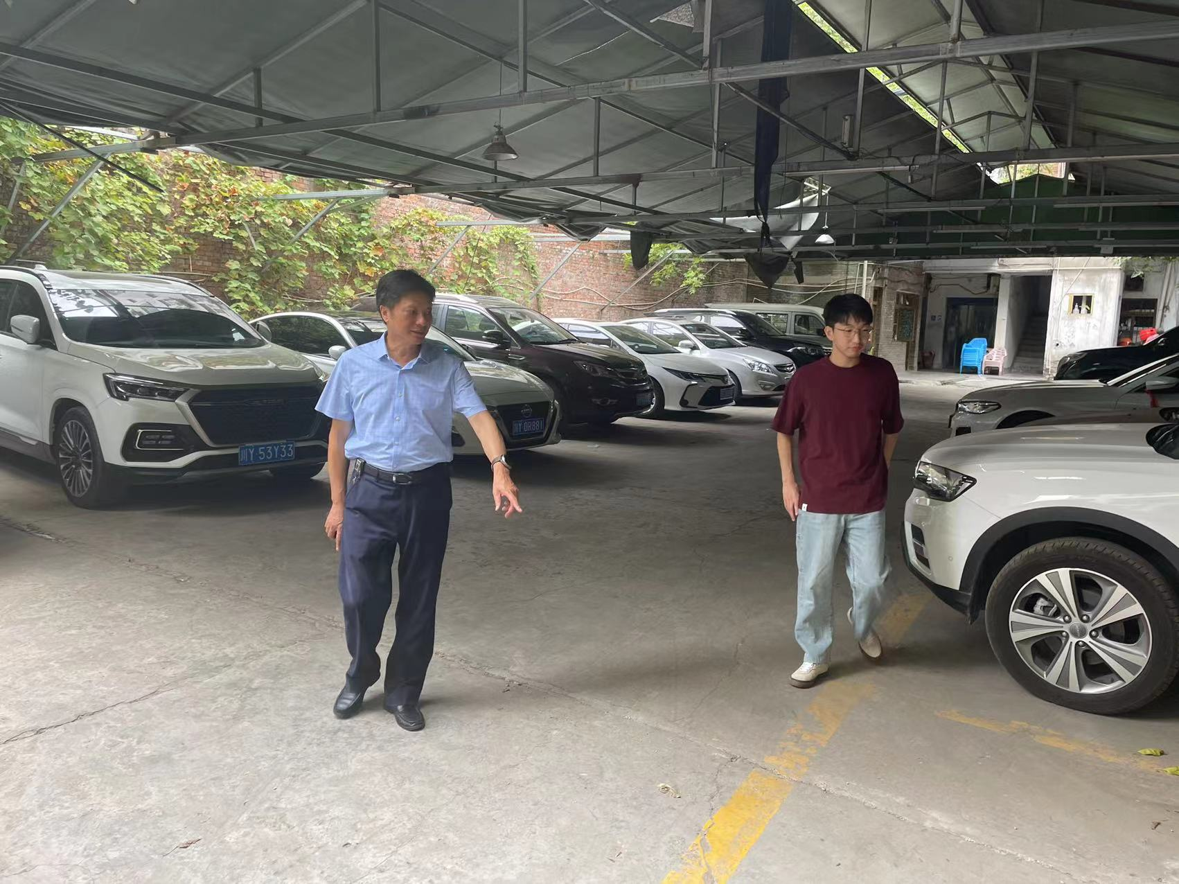 集團(tuán)黨委書(shū)記、董事長(zhǎng)許大政深入 “包?！鄙鐓^(qū)開(kāi)展創(chuàng)文督導(dǎo)工作