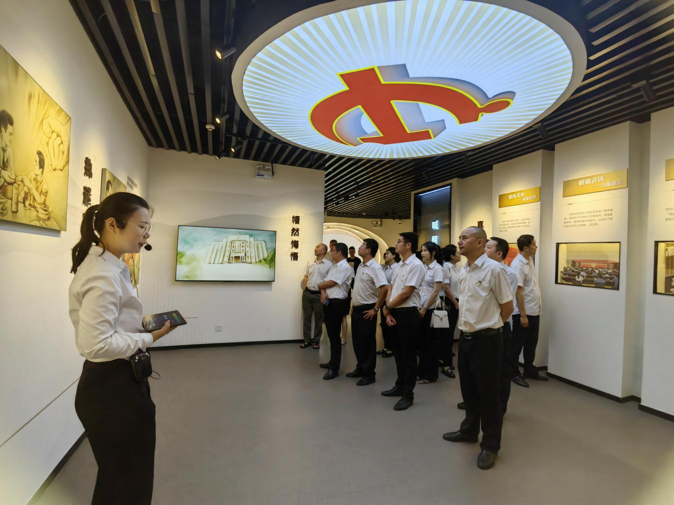 市秦巴農(nóng)擔(dān)公司開展“學(xué)習(xí)黨規(guī)黨紀(jì)、筑牢廉潔底線”黨紀(jì)學(xué)習(xí)主題黨日活動